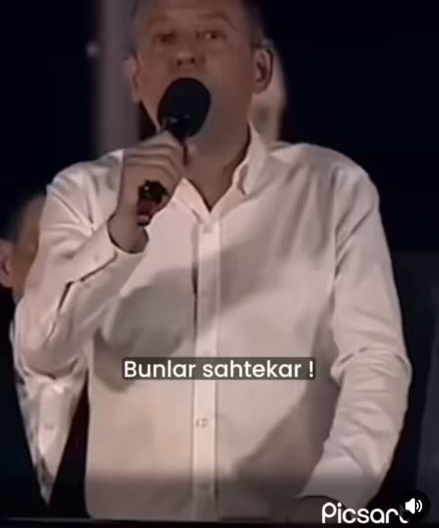 85 milyon halk Akp’yi doyuramadı. Gözleri doymadı, her şeyi istiyorlar. Tüm gücü, tüm belediyeleri, tüm parayı, bütün yönetimi, halkın malını, mülkünü, düşüncelerini, özgürlüğünü.. Her şeyi..! #BayramAKPninGittiğiGündür #GidişinizBayramOlur