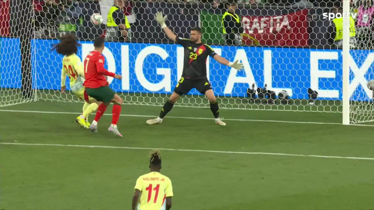 "Cristiano Ronaldo, você é ridículo!". MARQUES, Everaldo (2025).