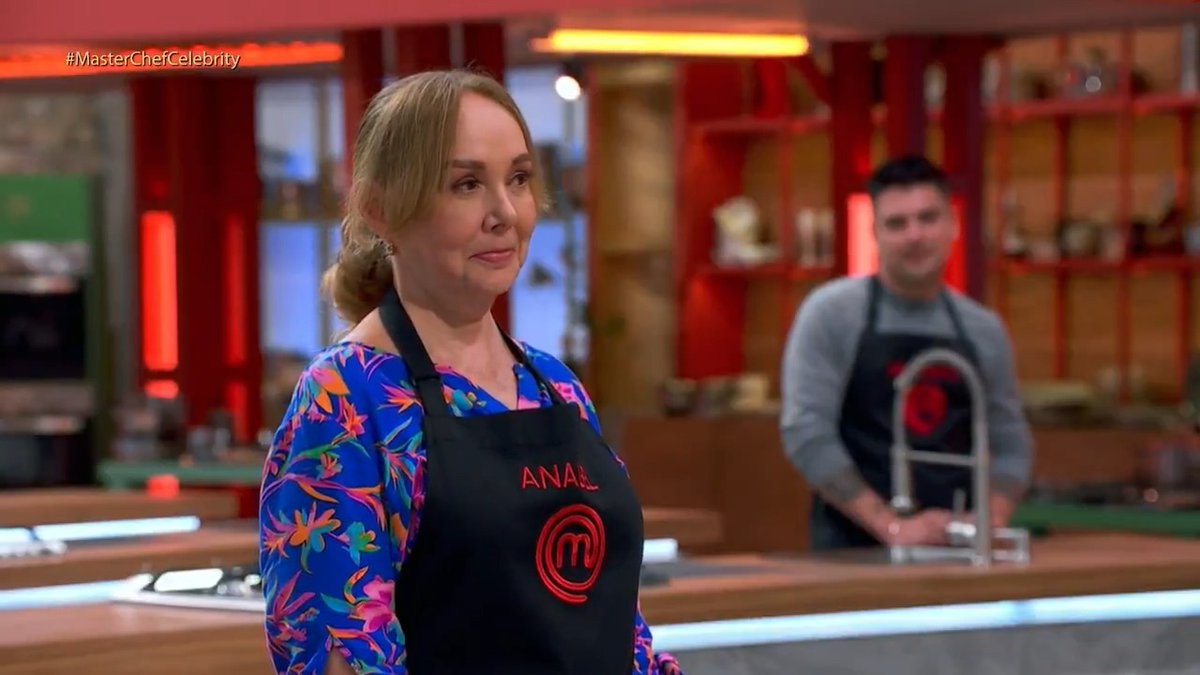 Anabel cierra el Reto de Eliminación entregando un platillo con cordero. 🫢👩🏻‍🍳 ¿Logrará continuar en la competencia? 😎🔥 #MasterChefCelebrity EN VIVO AHORA 🍽️📺