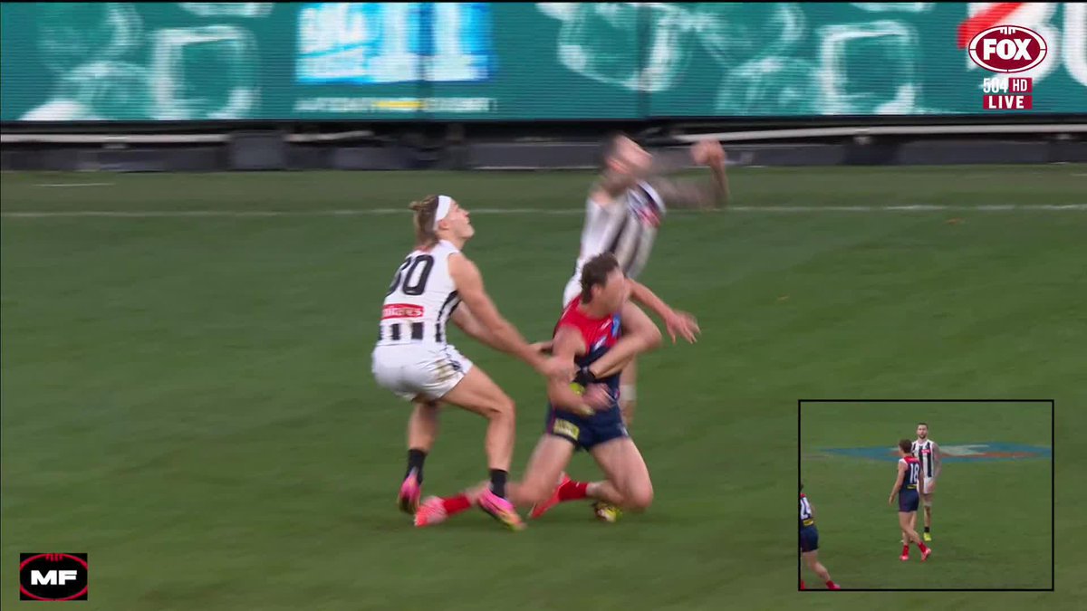 "You are kidding me... that is extraordinary" 🫣 Jason Dunstall was left bemused by this free kick. 📺 Watch #AFLDeesPies LIVE on ch.504 or stream on Kayo: ✍️ BLOG 🔢 MATCH CENTRE