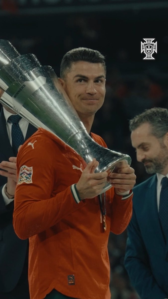 𝑷𝒐𝒆𝒔𝒊𝒂 𝒆𝒎 𝒎𝒐𝒗𝒊𝒎𝒆𝒏𝒕𝒐. 📹💫 #FazHistória | #NationsLeague