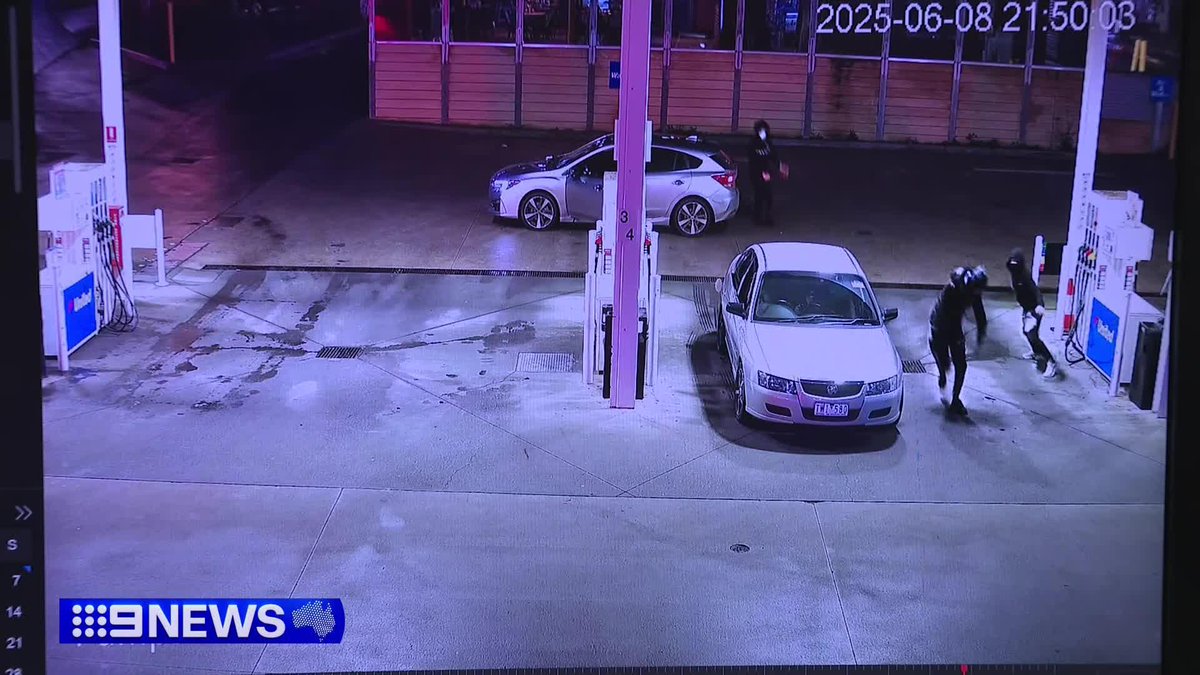 Police are hunting two offenders after a teenager was slashed with a machete while trying to refuel his car at a Doreen service station. Julia Passarelli #9News