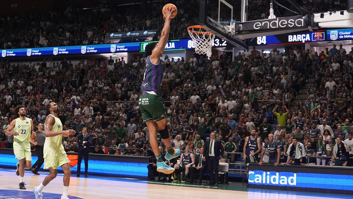 🔥 La bola quemaba más que nunca, UnicajaCB necesitaba la remontada... y 𝙖𝙥𝙖𝙧𝙚𝙘𝙞𝙤́ 𝙚́𝙡. Lo que hizo ayer Tyson Perez sobre la cancha del Carpena para forzar la prórroga fue ejemplo de GARRA, INTENSIDAD Y GANAS. ¡Qué locura! #PlayoffLigaEndesa