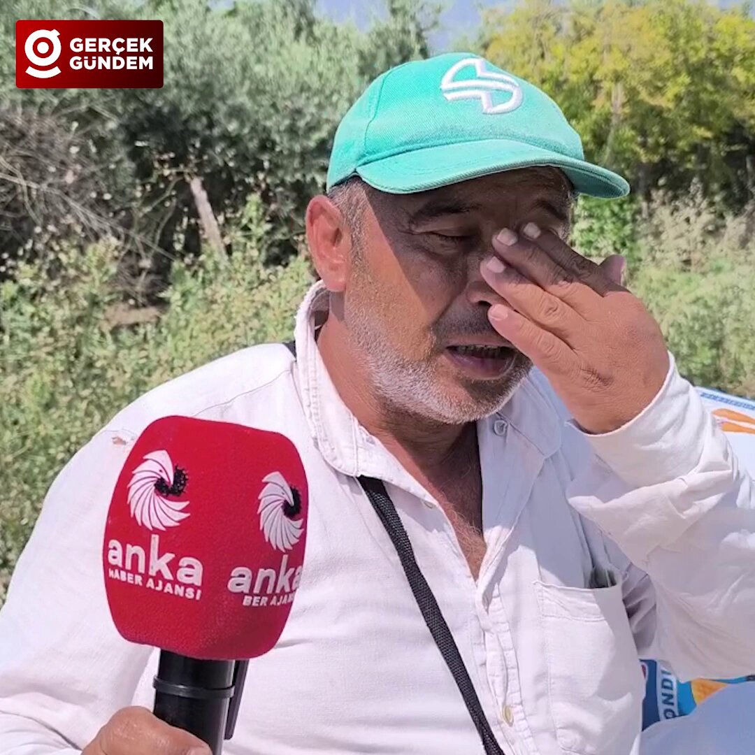 🗣 Osmaniye'deki bir dondurma satıcısı: "Eskisi gibi dondurma yiyen azaldı çünkü niye diyeceksin; bir evin önüne durduğun zaman 10-15 kişi var. Bunlar 20 liralık alsa 200 lira, 250 lira para yapıyor. Bu da bir kişiye çok ağır geliyor. Ağır geldiği için de yemek istemiyorlar"