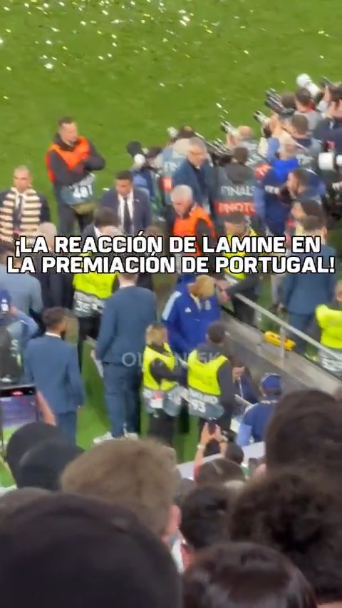 SIN MEDALLA Y DIRECTO AL VESTUARIO: la reacción de Lamine Yamal mientras Cristiano Ronaldo y Portugal levantaban la #NationsLeague 🏆 📹 KHALID ALOLYAN 🇸🇦🐪
