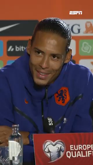 Virgil van Dijk is duidelijk over een mogelijke terugkeer naar de Eredivisie ❌ "Ik kom niet terug naar Nederland. Ik ben best wel trots op mijn carrière tot nu toe, afsluiten in de Eredivisie komt daar niet bij"