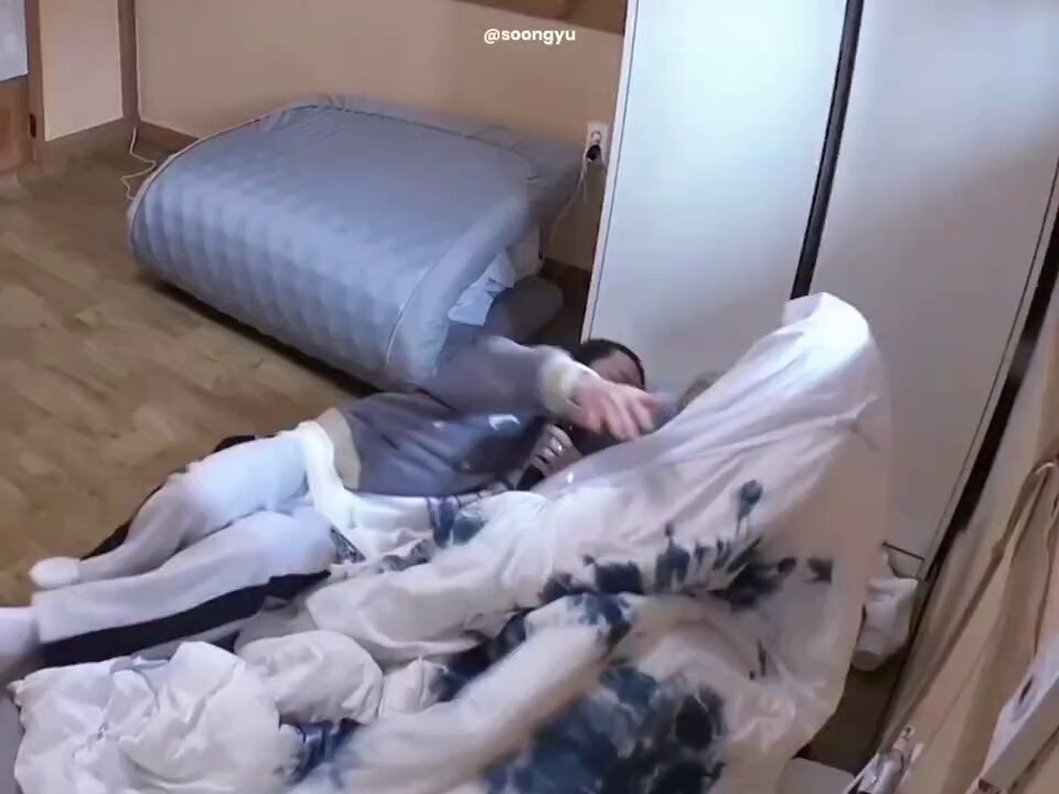 LITERALLY GONNA CRY. LOOK AT HOW CUTE DINO AND HOSHI ARE 🥹🥹🥹🥹🥹🥹🥹🥹🥹🥹 MY SOONCHAN 🥹🥹🥹🥹🥹🥹🥹🥹🥹🥹🥹🥹🥹