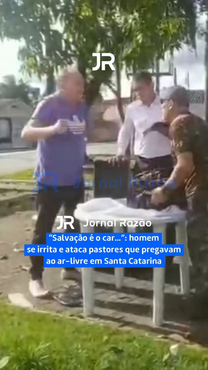 🚨🔵 “Salvação é o c@r…!” Morador se revolta com pregação ao ar livre, parte pra cima dos pastores e manda desligar o som com gritos e palavrões. A cena foi registrada em Brusque (SC) e dividiu opiniões nas redes. 🔵✍️ Notícia completa em 🎯 Siga Jornal Razão