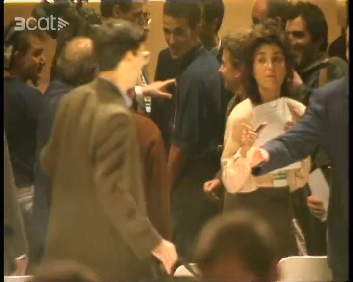 Durant el 10è congrés de Convergència Democràtica de Catalunya celebrat a l'Hospitalet de Llobregat es va viure una escena molt curiosa entre Jordi Pujol i la seva esposa, Marta Ferrusola