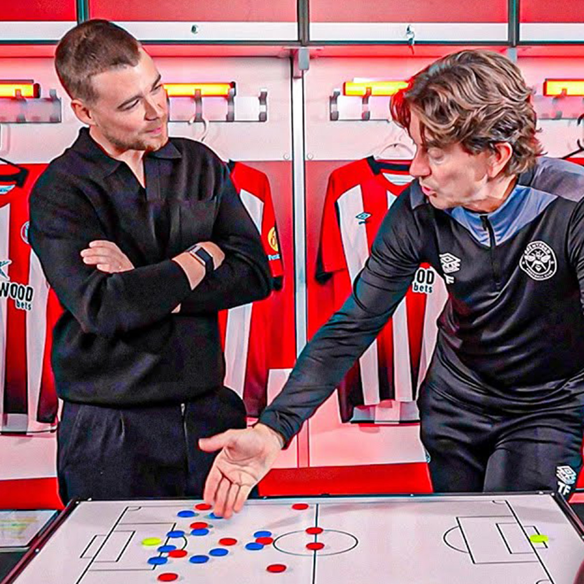 Last year for Sky Sports Premier League's feature Inside The Mind, James Allcott got incredible insight from Thomas Frank on how he deals with different match scenarios, including playing against a low block. 🧠