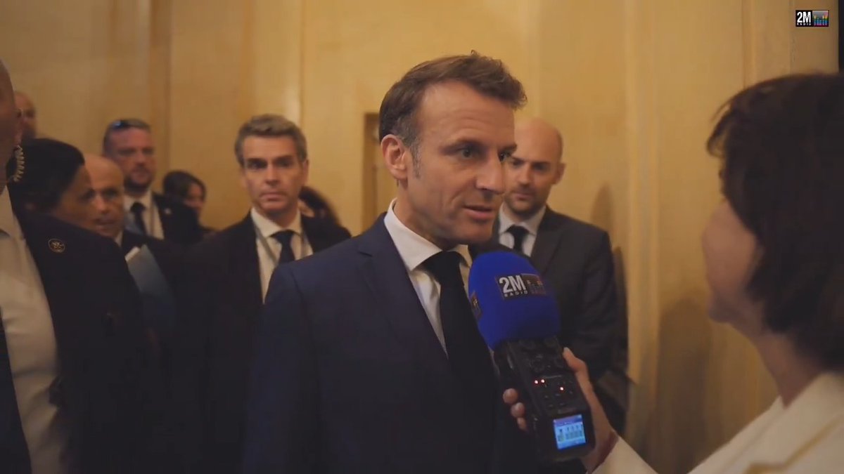 -Je suis très touché que SAR la Princesse Lalla Hasnaa s'exprime au nom de SM le Roi Mohammed VI. -Une approche des Océans pour le continent africain avec une gouvernance intégrée, une approche Sud-Sud renouvelée, une économie bleue assumée et une protection des aires marines... Cette réunion a permis de faire avancer notre agenda commun. -Toute ma gratitude à SAR la Princesse Lalla Hasnaa d'avoir été là à nos côtés. 🎙Le Président français Emmanuel Macron au micro de Fathia Elaouni - Radio 2M)