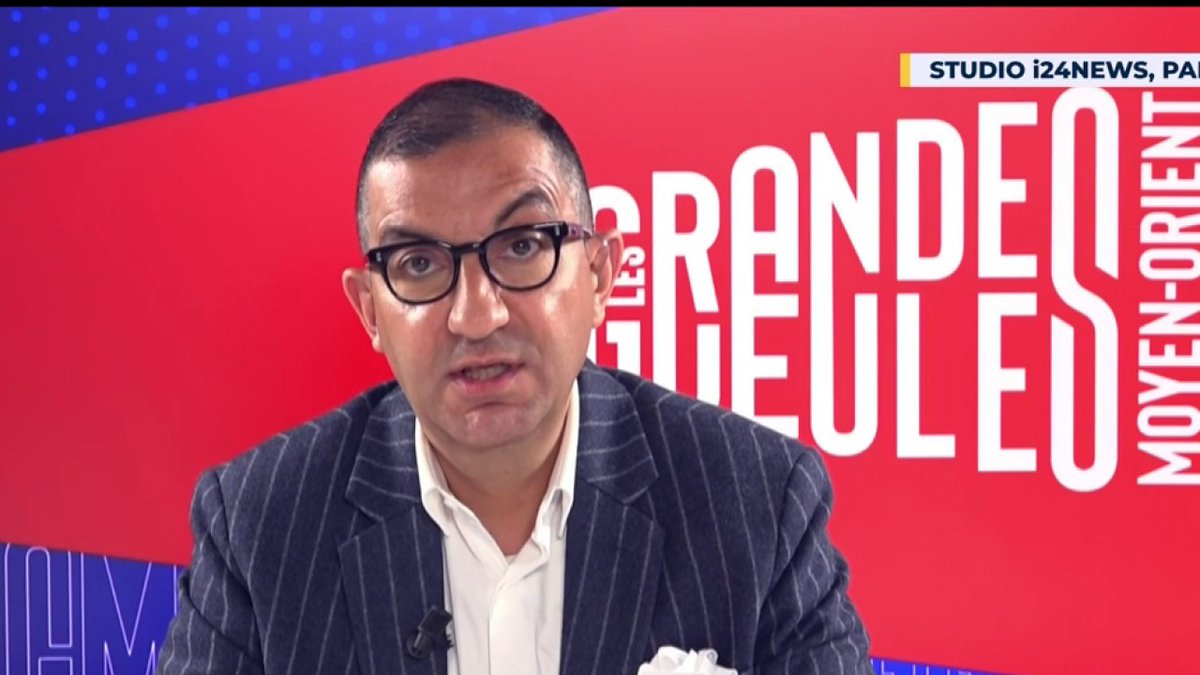 "Ce bateau a été la risée de la planète. C'est plutôt les aventures de Dora l'exploratrice à laquelle on a assisté" Jean Messiha (Jean MESSIHA) président du cercle de réflexion "Vivre français"