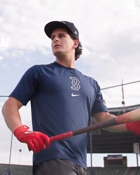 If you're not familiar with MLB's No. 1 prospect Roman Anthony, that's about to change. 👀
