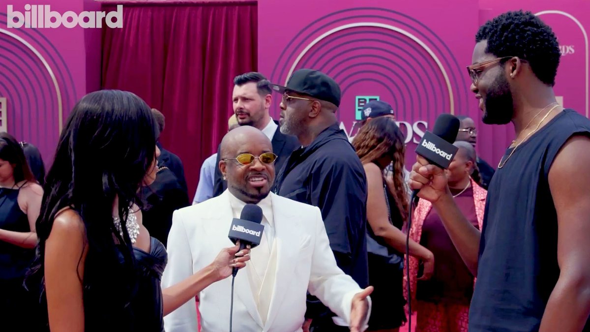 .Jermaine Dupri reveals his favorite Mariah Carey song, reflects on their iconic collabs, and shares more at the #BETAwards. 🎶🔥