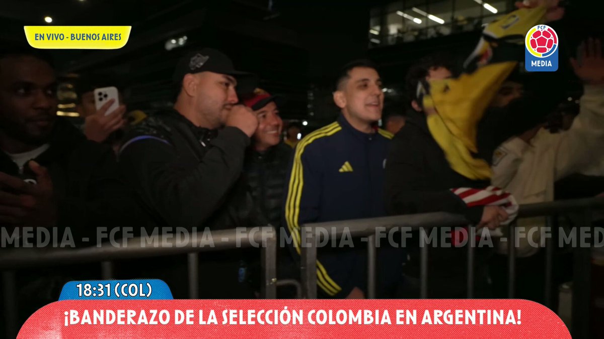 🎥Los hinchas de nuestra Selección Colombia de Mayores, dice presente en las afueras del hotel de concentración. ⚽🔥 #LaSeleNosUne🇨🇴