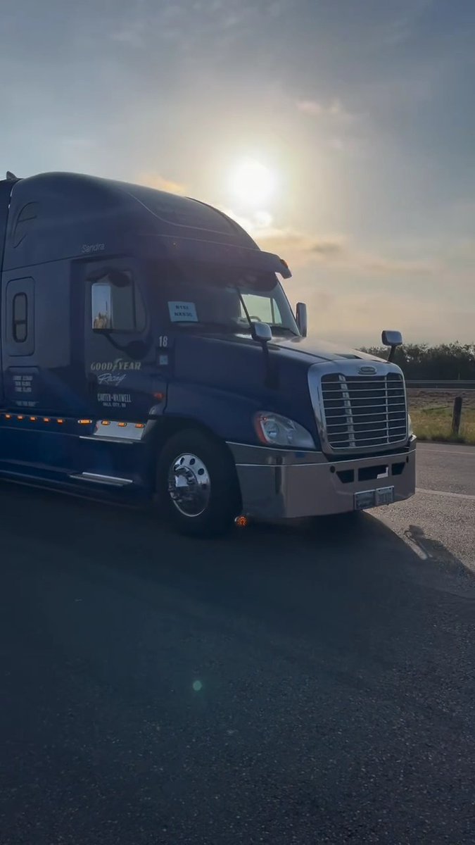 It's happening, folks! 🙌 Earlier today, #XfinitySeries haulers arrived at the border as part of the journey to NASCAR México.