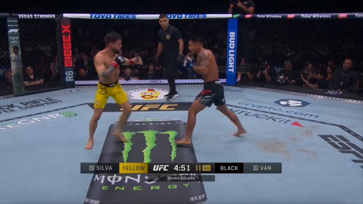 I talk about two things often, coherent games and control tools. This is a very good example, of both: Van wants to exchange, he trusts his boxing in the pocket, that's why he walks forwards. He has a good jab to tag fighters moving on the outside and force them to throw back, but if they back up too much or want to enforce a kicking range, he has this long snap kick to the body to compete and track foes down. Adding tools that allow you to get to the ranges you excel and that make sense with your current skillset 🧠
