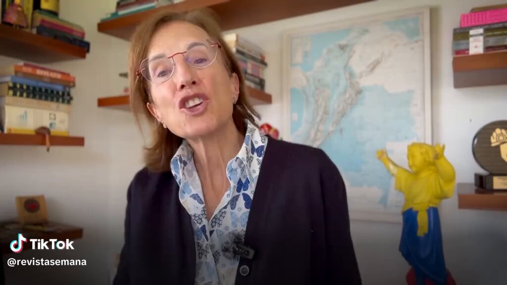 Atención 🇨🇴 Brutal reflexión de Salud Hernández "Lo lamento por los optimistas, pero Gustavo Petro nunca va a cambiar" "Ya les puedo anunciar no hay ninguna esperanza" Hoy volvió a calumniar a la oposición y hacer nuevos perfilamientos No miente en una sola palabra Salud !