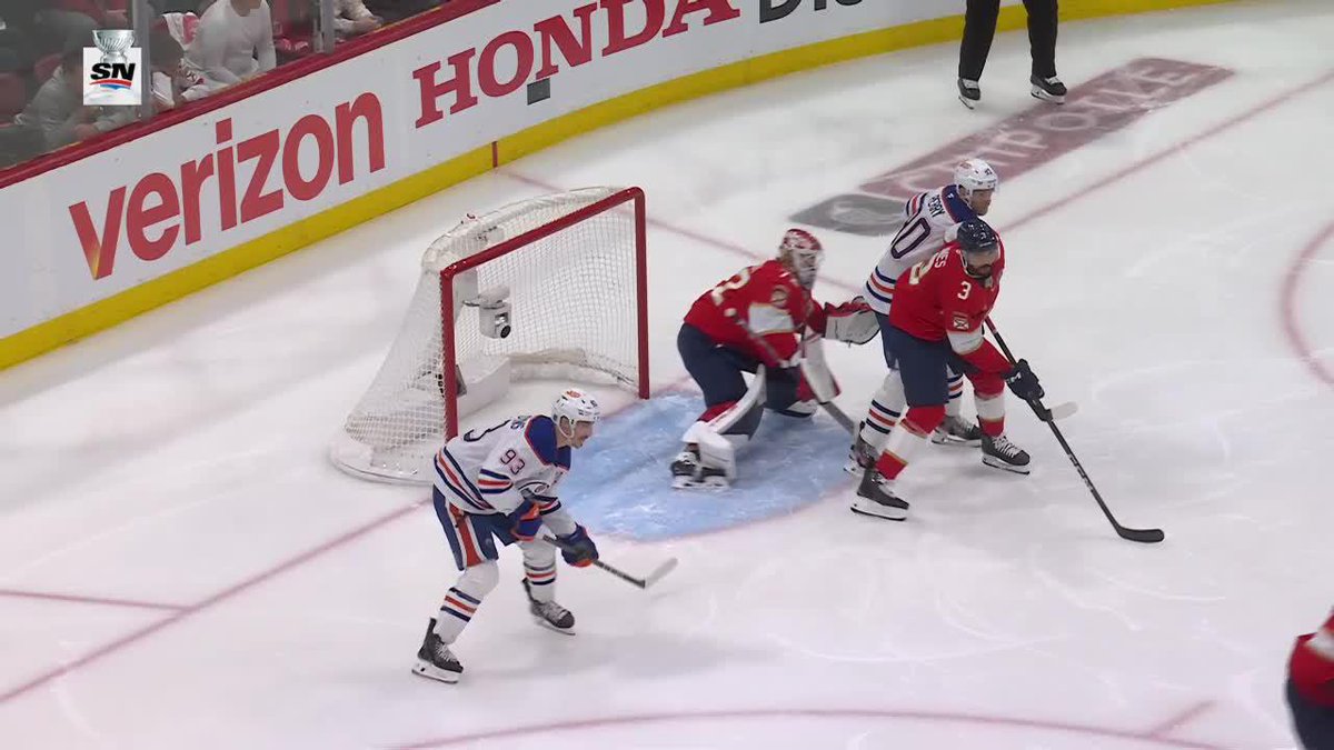 Perry pounces on the PP 🪱 #LetsGoOilers