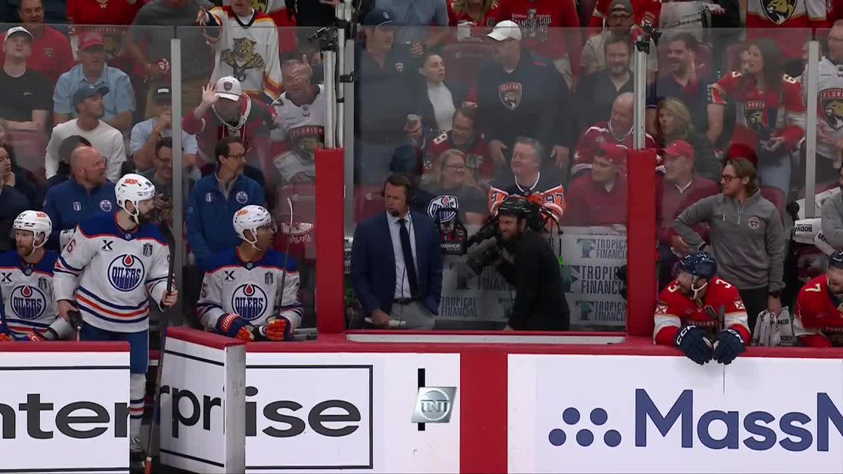 Walman was spraying water at the Panthers bench 👀