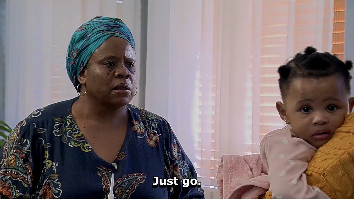 Bathong Mathubela! Sepeiti!? 😳 She's needs to be fired for this. Haikhona! #etvScandal