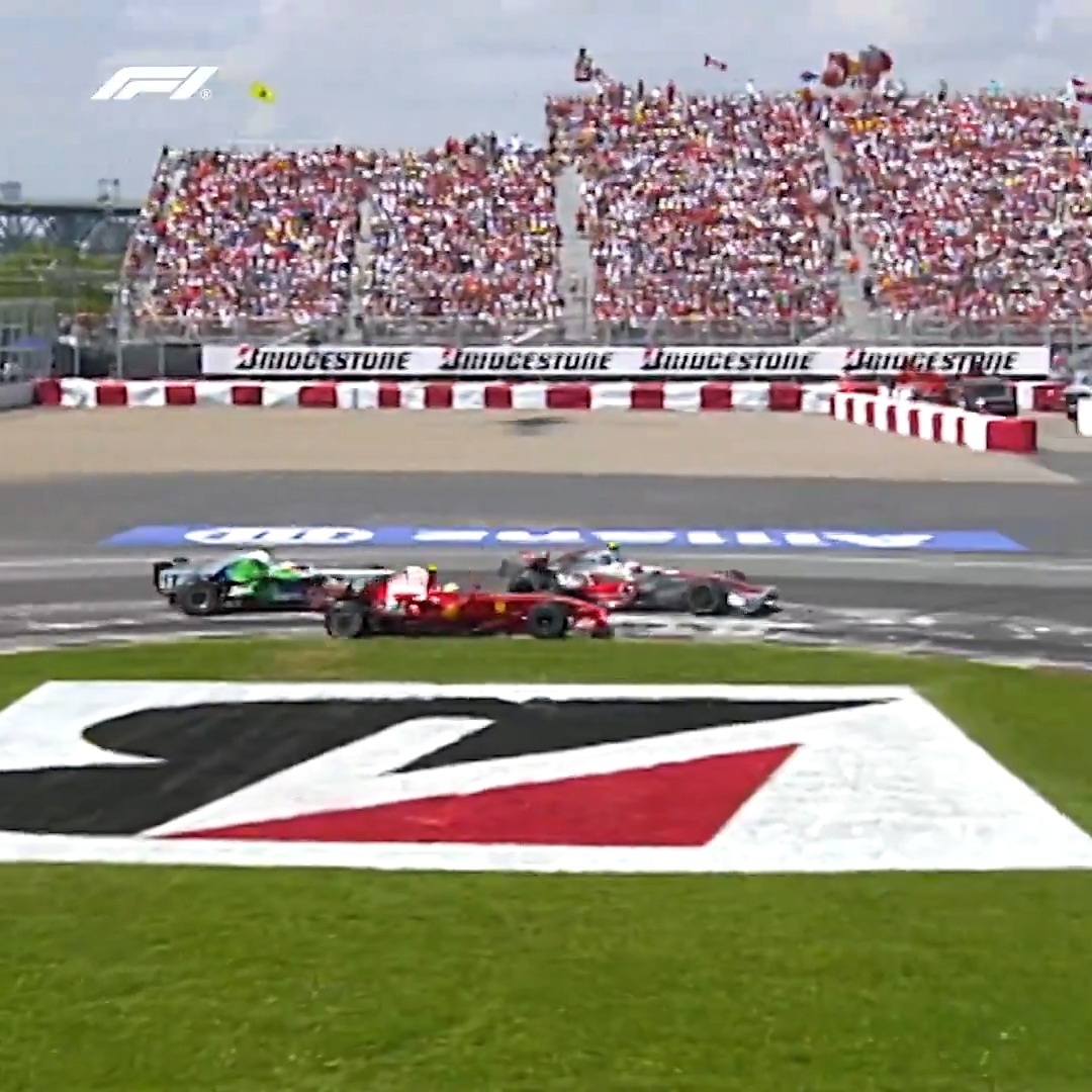 Taking advantage of a crumbling track, and a duel up ahead ⚔️ Textbook opportunism from Felipe Massa 👌 #F1 #CanadianGP