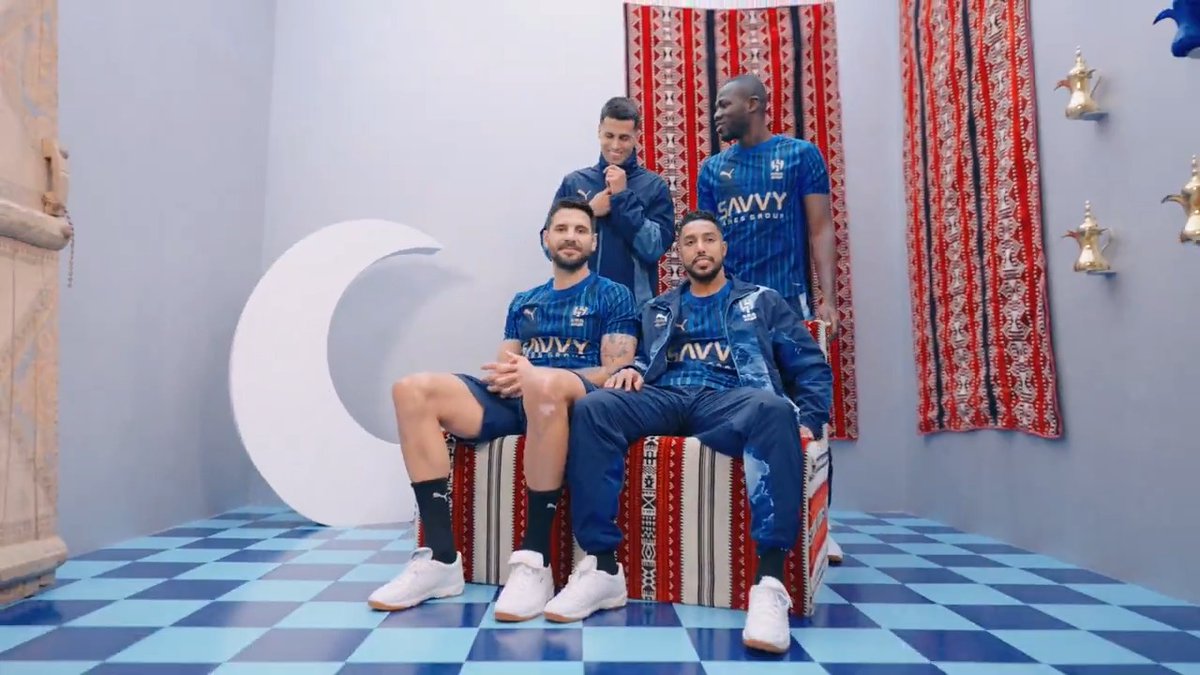 صُمّم للمجد، ونرتديه بفخر.. 🤩💙 طقم #الهلال الأساسي في كأس العالم للأندية 🌙 صُنع لمن يفخر بالأزرق ✨