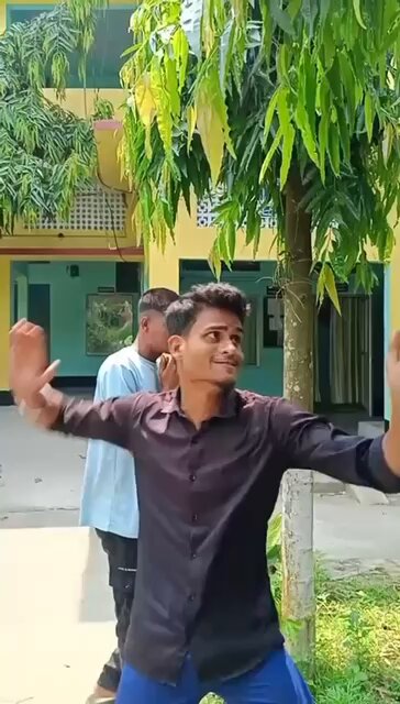 Assam: Some AIUDF’s Students’ Wing leader in Dhubri’s Pramathesh Barua College vandalises small pots hung across the college’s campus amidst the heatwave for the birds. Do you know why? Because this was an initiative of the ABVP. They first deferred ABVP saying it’s a political organisation, then dismantled and vandalised the small pots. Politics aside, when has feeding innocent birds become a crime? Himanta Biswa Sarma Dhubri Police