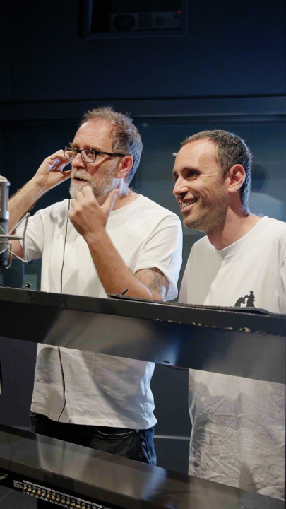 Forse l’avete già sentito dire da ̶M̶a̶s̶t̶a̶n̶d̶r̶e̶a̶ qualcuno di cui non faremo il nome… ma ora è ufficiale: ZEROCALCARE TORNA CON UNA NUOVA SERIE NEL 2026!!
