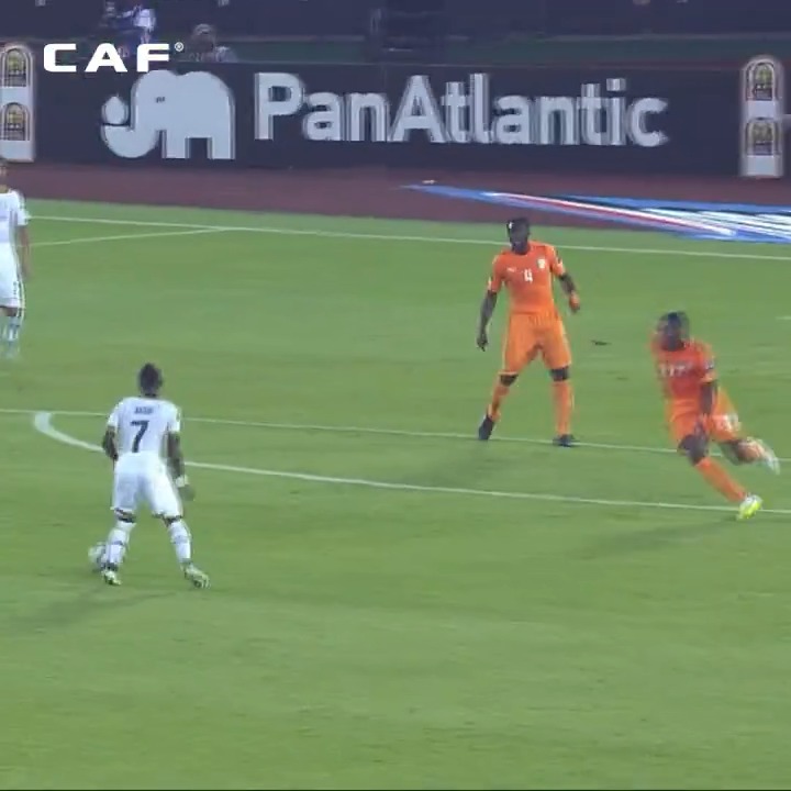 One inch to the left, and maybe the ending’s different. 🇬🇭 Atsu’s strike in 2015 #TotalEnergiesAFCON Final.