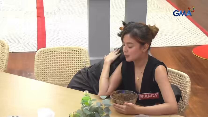 this is so painfully beautiful :( mika and bianca’s friendship is the most beautiful thing to come out of this show. kayang kaya niyo yan, mibi! TUEGETHER WITH MIKA MIKAusap SI BIANCA #PBBCollabSaloobin