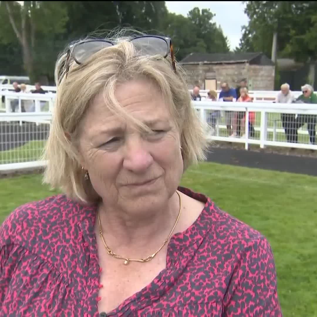 🗣️ "We think it's very elitist." Interesting & enjoyable debate earlier between Lydia & Eve Johnson Houghton about the Windsor Castle Stakes at the Royal Meeting which will have new restrictions from 2026