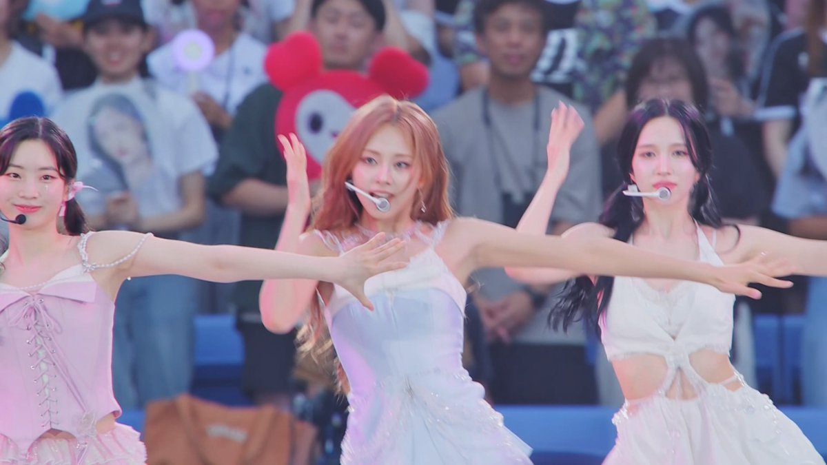 TWICE in 2025: — Lollapalooza — Unit OST 'TAKEDOWN' — 4th Full (Summer) Album — Nayeon "ERA" Remix — Chaeyoung Solo Debut — 6th World Tour — 6th Japanese Full Album Bring me the, bring me the spark in my veins 💉🍭