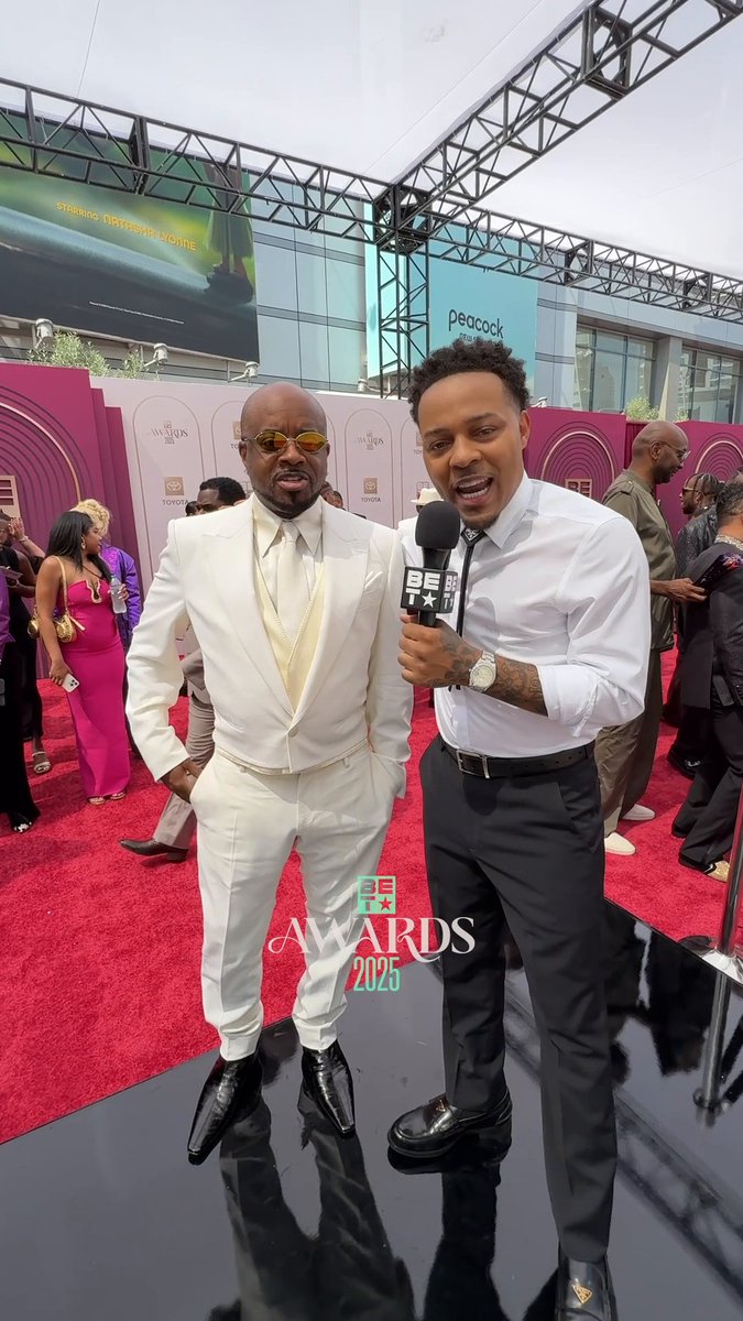 “You’re showing your age.” 😂 Y’all see what happens when Bow Wow and Jermaine Dupri link? The carpet turned into a So So Def reunion real quick. 🔥 #BETAwards
