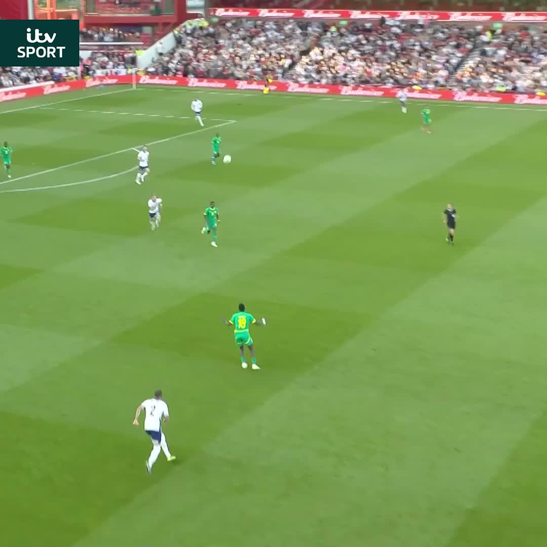 How about that for a pass 😍 Harry Kane 👏👏👏 #ITVFootball | England