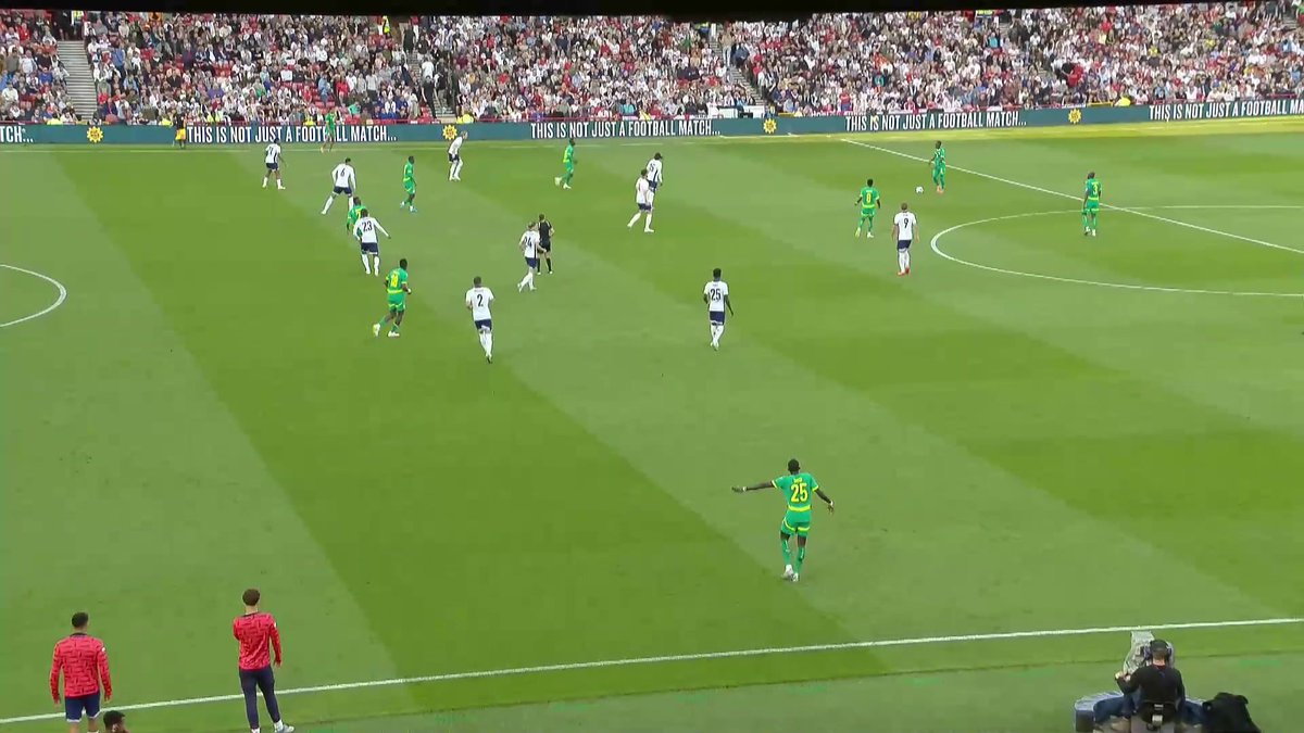⚽️ Ismaïla Sarr 🇸🇳 marque le premier but d’une équipe face à l’Angleterre 🏴󠁧󠁢󠁥󠁮󠁧󠁿 de Thomas Tuchel. 1-1 après l’ouverture du score d’Harry Kane. 🎥 L'Équipe