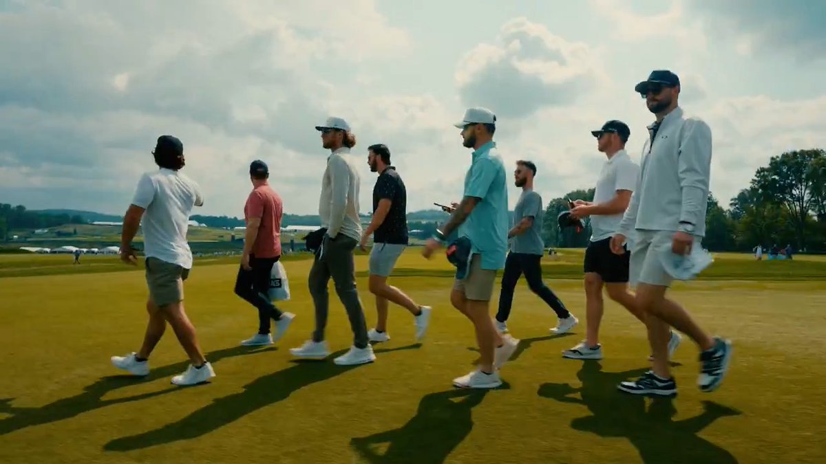 Early tee time >>> Our guys made a quick stop in Oakmont to check out the U.S. Open.