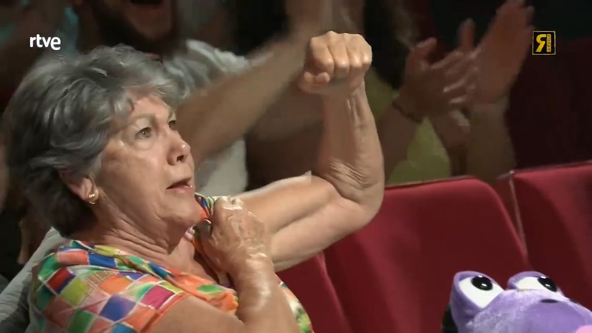 💪🏻 La mujer más fuerte de España. Julia. 83 años. Jubilada. 30 años yendo al gimnasio. Un bíceps para partir nueces, virgen santa. #Larevuelta