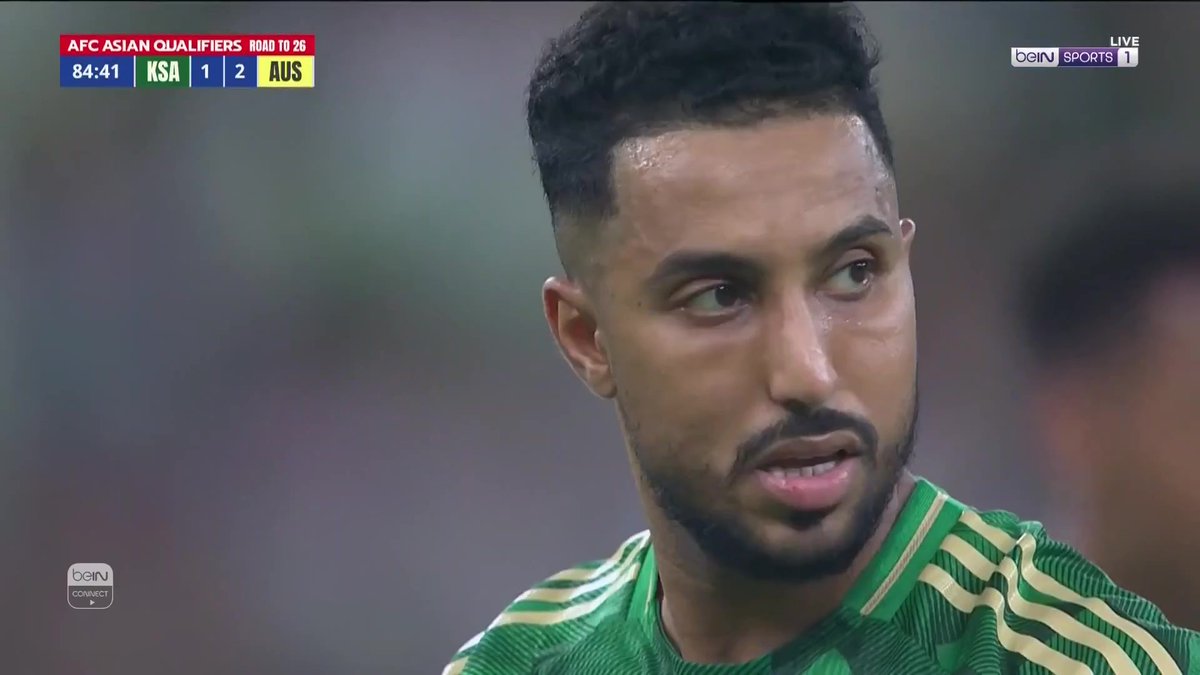 #السعوديه_استراليا سالم الدوسري أضاع الحلم الجمهور السعودي لن يسامحك أبداً ضيع بلنتي ضد البحرين ضيع بلنتي ضد إندونيسيا ضد بلنتي ضد أستراليا أكثر لاعب ضيع بلنتيات في تاريخ المنتخب 6 بلنتيات ورصيده من البطولات صفر مكعب لاعب منفوخ صنعه إعلام الهلال