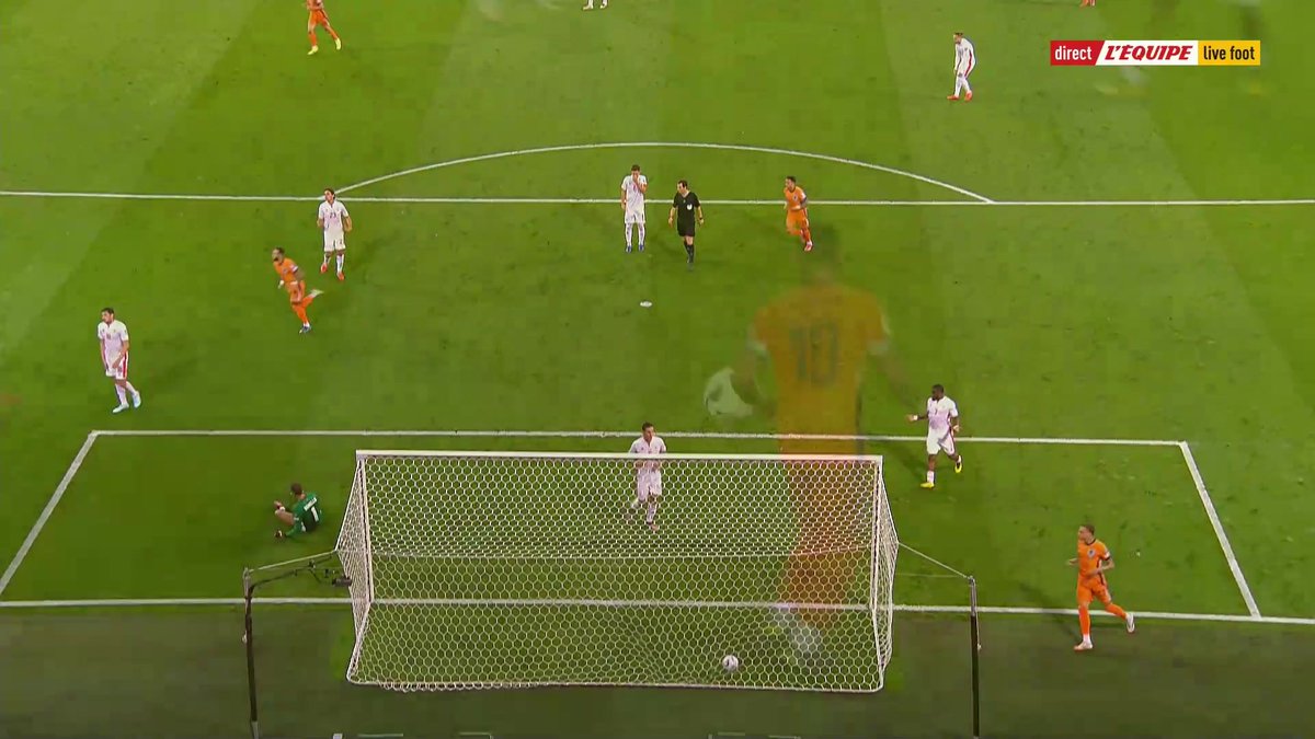 ๐ณ๐ฑโฝ๏ธ๐ฒ๐น Xavi Simons se jette pour ajouter un 4e but pour les Pays-Bas ! Le direct sur L'รquipe live foot > #lequipeFOOT