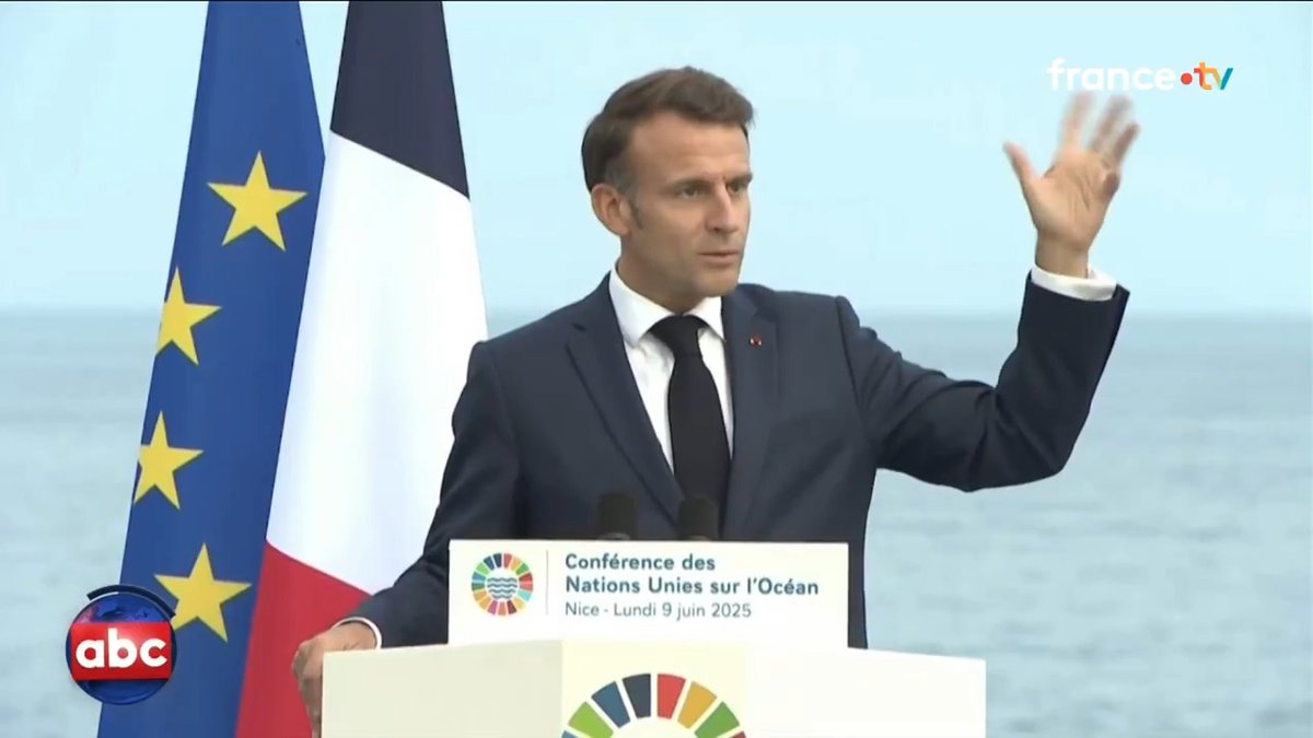 Mais pourquoi Emmanuel Macron “refuse-t-il d’être une chauve-souris” ? L’ABC de Bertrand Chameroy en intégralité : #CàVous