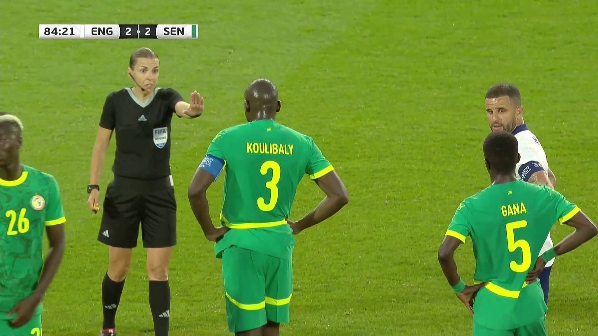 🏴󠁧󠁢󠁥󠁮󠁧󠁿⚽️🇸🇳 Le but de Jude Bellingham est annulé, l'Angleterre est toujours menée par le Sénégal ! Le direct sur L'Équipe live foot > #lequipeFOOT