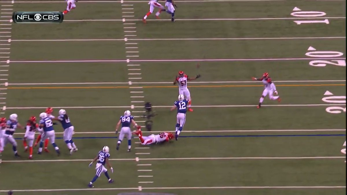📂 Andrew Luck ridiculous throws