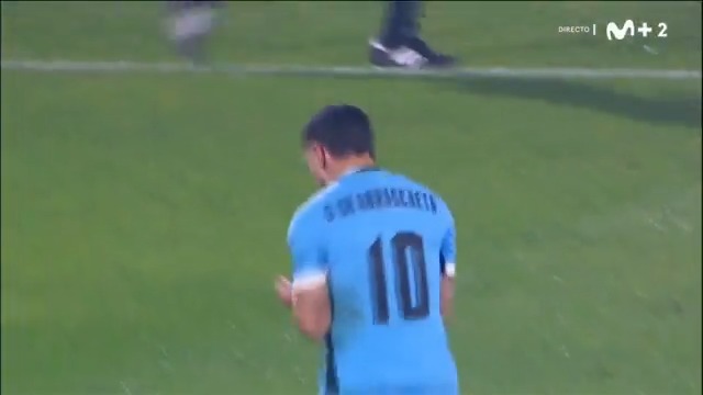 🚀⚽ ¡Ojo al misil tierra-aire de Giorgian De Arrascaeta! Golazo desde fuera del área para sentenciar para Uruguay su partido ante Venezuela #EliminatoriasSudamericanas