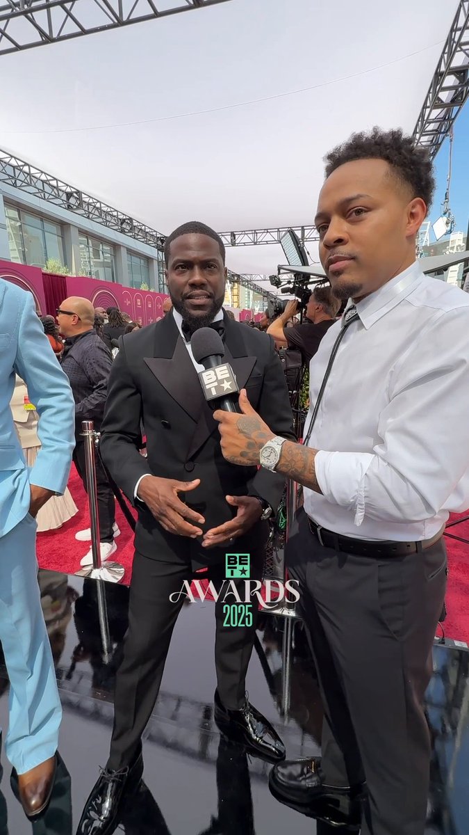 Mr. 106 🤝🏾 #BETAwards Host with the most Two legends, one mic (and no chill). 😂 It’s all about legacy!