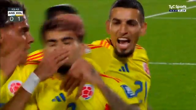 GOLAZO DE COLOMBIA. LUIS DÍAZ y una tremenda jugada individual para definir y meter el 1-0 ante Argentina, en el Monumental.
