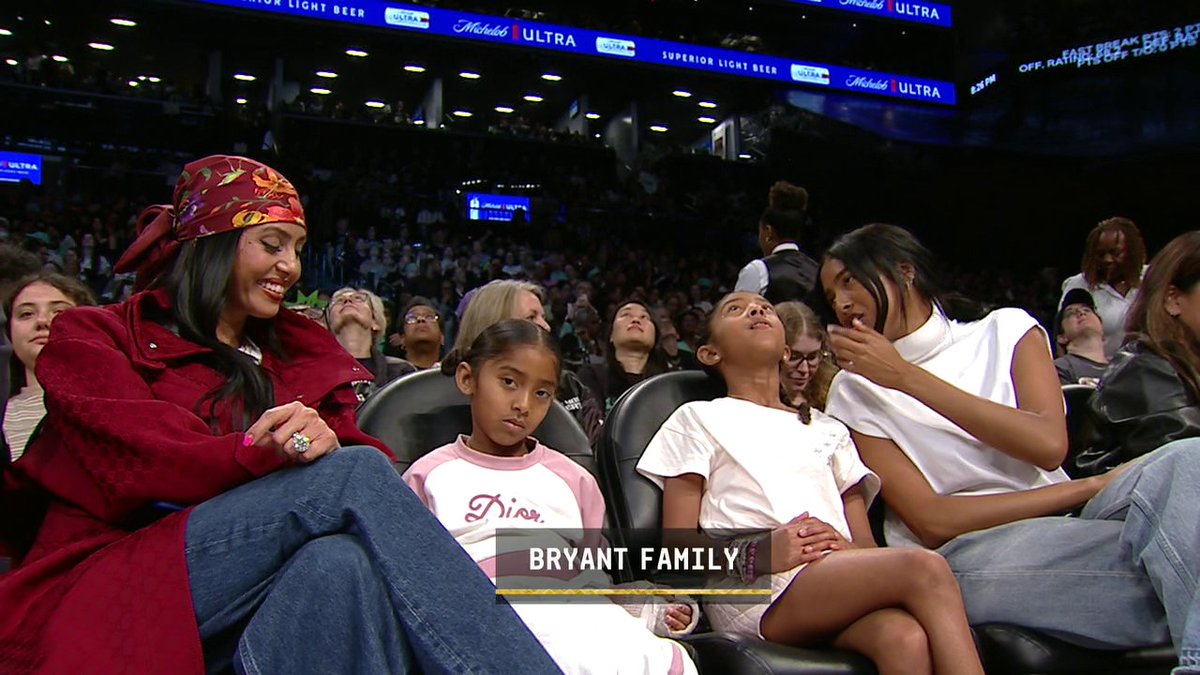The stars are out in Brooklyn 🤩 📺 Sky-Liberty on ESPN