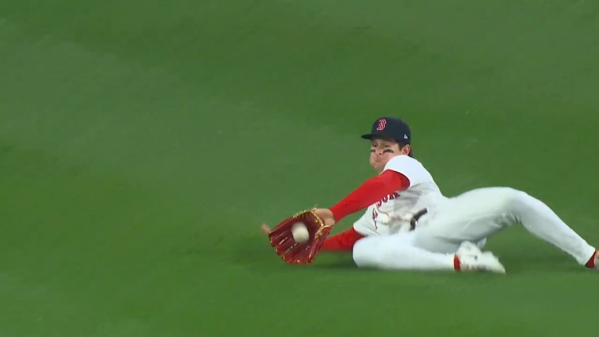 Roman Anthony takes away a hit with a sliding grab!