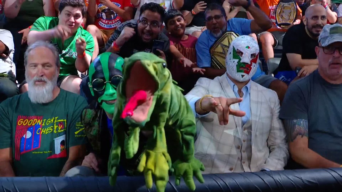 ¡Pura celebridad en #WWENXT! @mriguana y Wagner3G están listos para TripleMania Regia este domingo 🔥 Lucha Libre AAA Worldwide