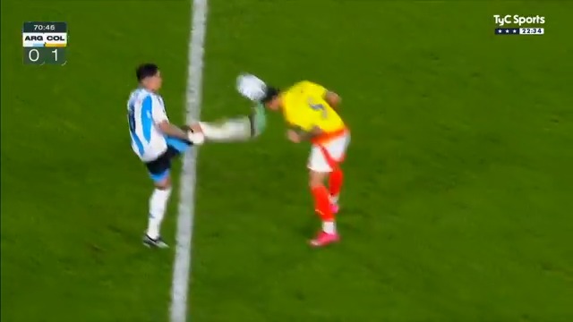"Enzo Fernández": Porque fue expulsado en el partido de la Selección Argentina ante Colombia